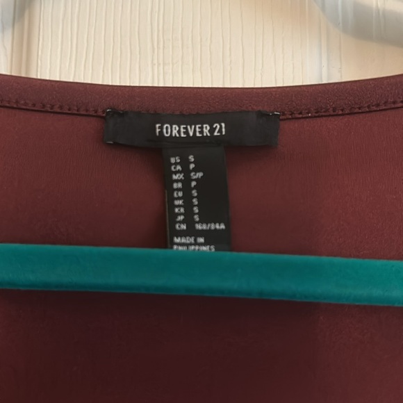 Burgundy spandex top - Picture 3 of 3